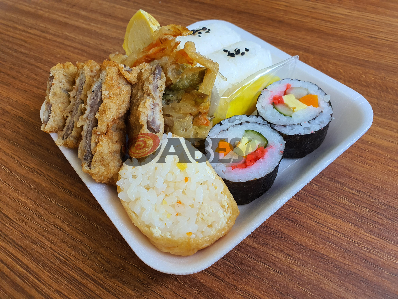 OBENTÔ PEQUENO DE CARNE